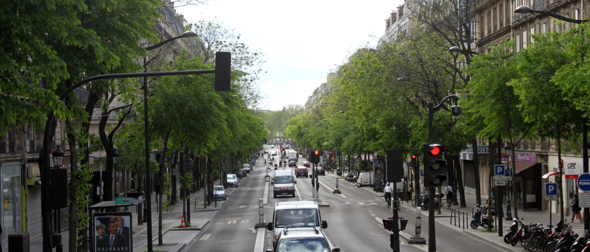 L 'Open Tour -- Hop On Hop Off Buses in Paris