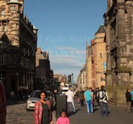 Walk down the Royal Mile in Edinburgh (Scotland)