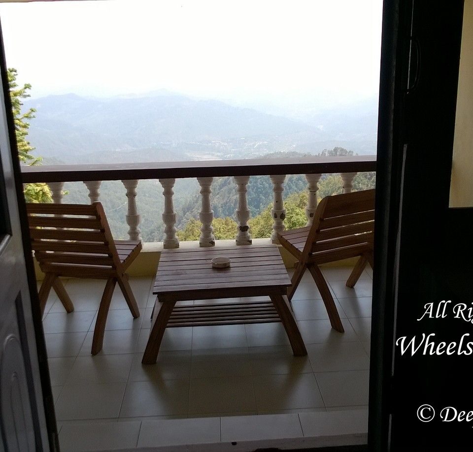 Stay at the Grand Oak Manor in Binsar, Uttarakhand