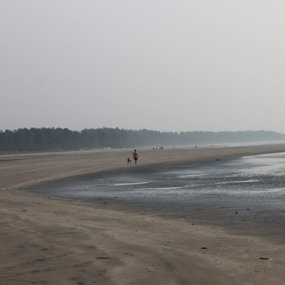 Sightseeing in Ganapatiphule -- Aareware Beach