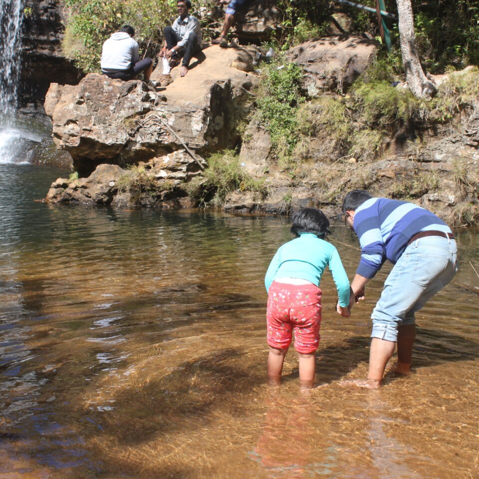 Sight seeing in Panchmarhi -- Apsara Falls